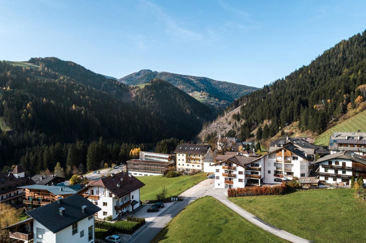 Piculin Alpin Apartments San Martino in Badia Zewnętrze zdjęcie